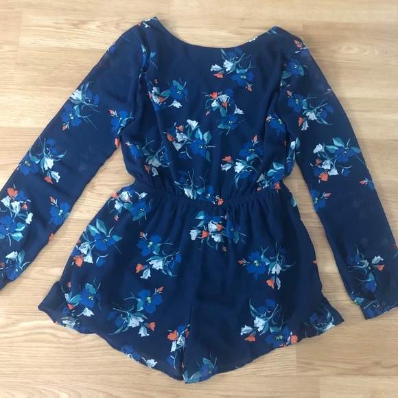 ASTR blue surplice romper size small - Picture 5 of 5